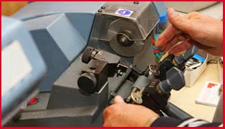 San Antonio Neighborhood Locksmith San Antonio, TX 210-780-6538 - 9-key-cutting